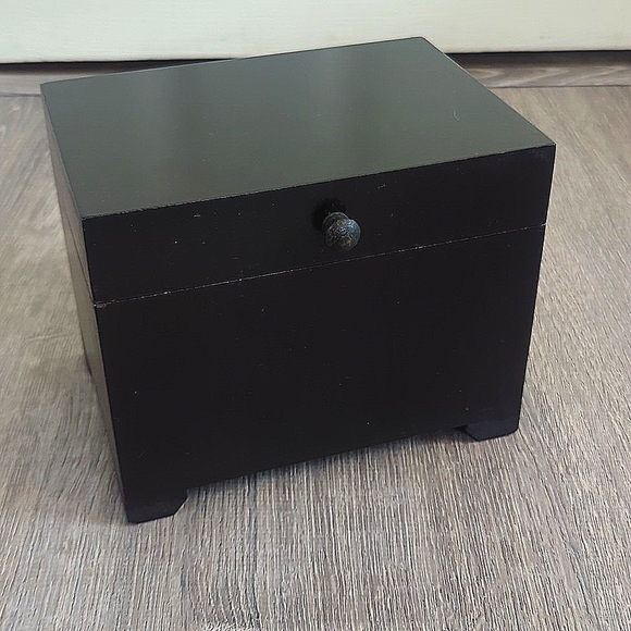 Wooden Keepsake Box - NWT - Picture 1 of 6